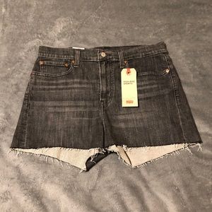 Levi’s High Rise Shorts - Size 32